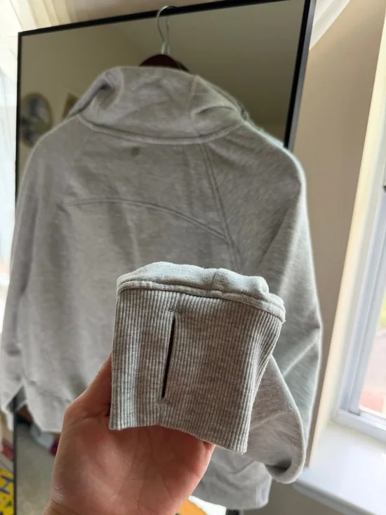 Danskin Cropped Zip Up - Picture 5 of 5